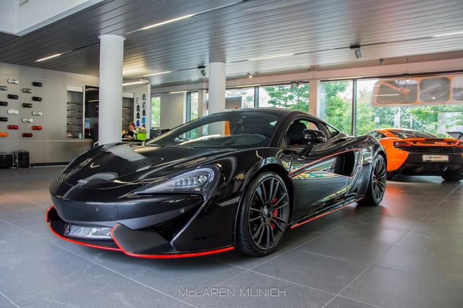  McLaren 570S in Onyx Black 2016 года  (фото 4 из 19)
